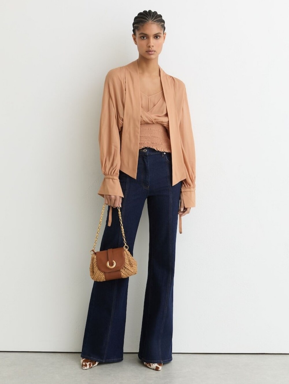 Reiss Lori Raffia-Effect and Leather Shoulder Bag in Natural - Picture 3 of 14